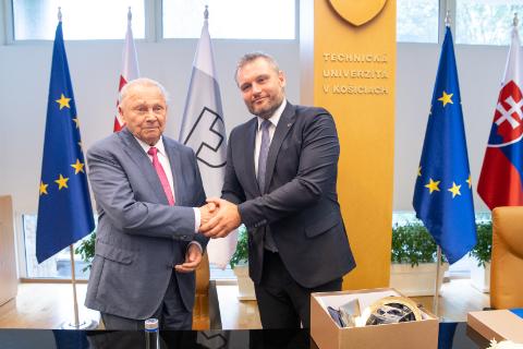Technická univerzita v Košiciach ocenila Rudolfa Schustera za celoživotné dielo