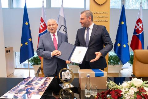 Technická univerzita v Košiciach ocenila Rudolfa Schustera za celoživotné dielo